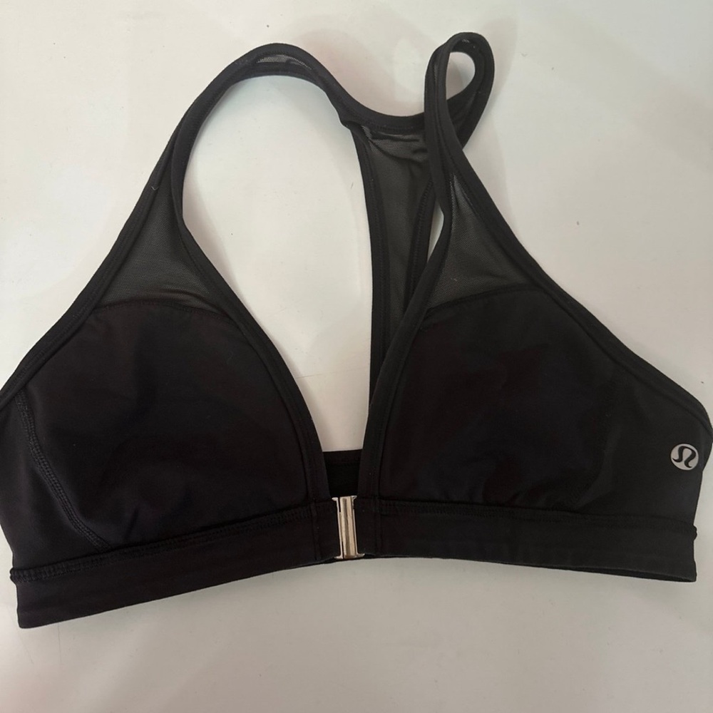 Lululemon bra size 8